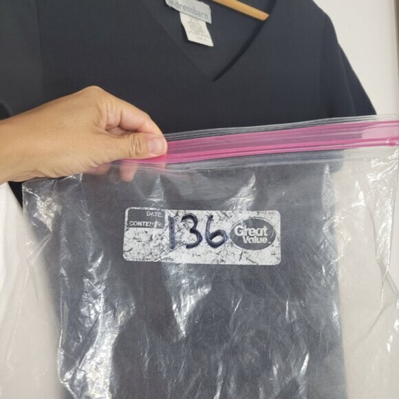 Dressbarn Women's Black Flowing Sleeve Evening V-neck Cocktail Dress Size 8 - Picture 9 of 9